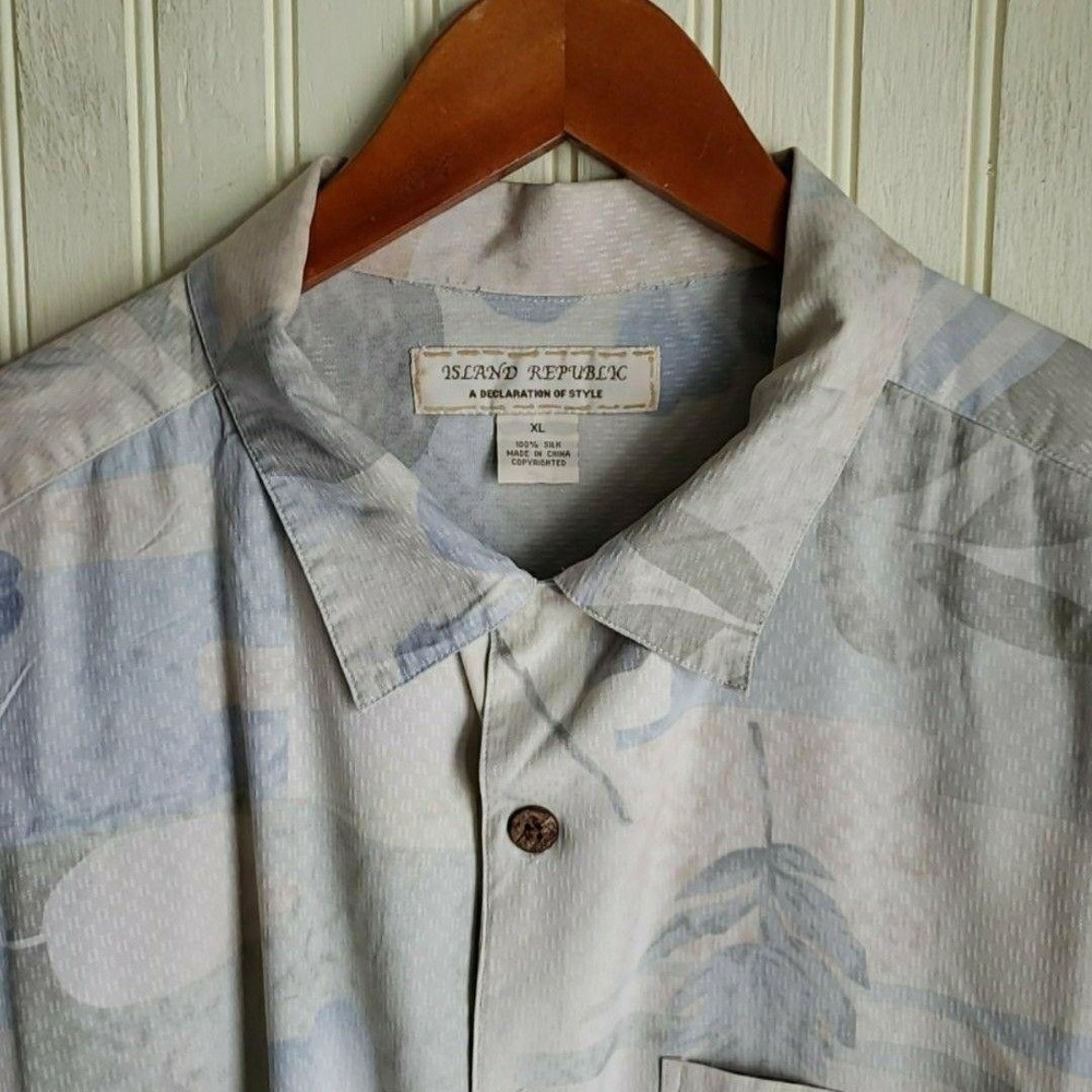 Island Republic Shirt Mens XL Beige Floral Silk Short Sleeve Hawaiian Button Up